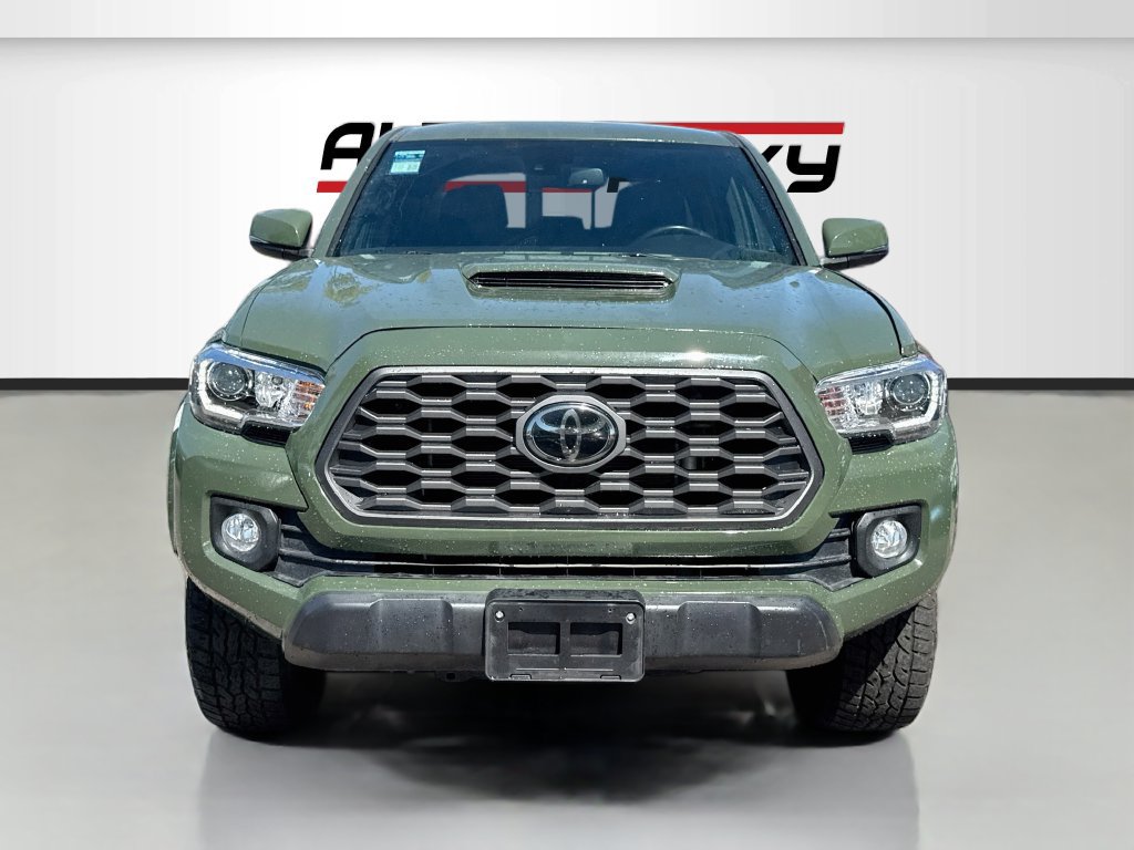 Used 2021 Toyota Tacoma TRD Sport w/ Technology Package RWD image 2