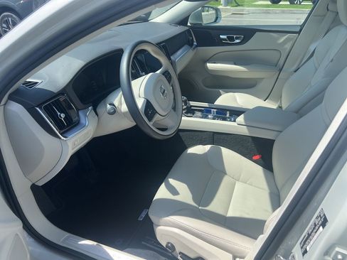 Used 2019 Volvo S60 T6 Momentum w/ Premium Package AWD/4WD image 8