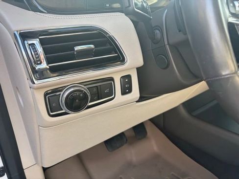 Used 2021 Lincoln Navigator L Reserve w/ Luxury Package image 15