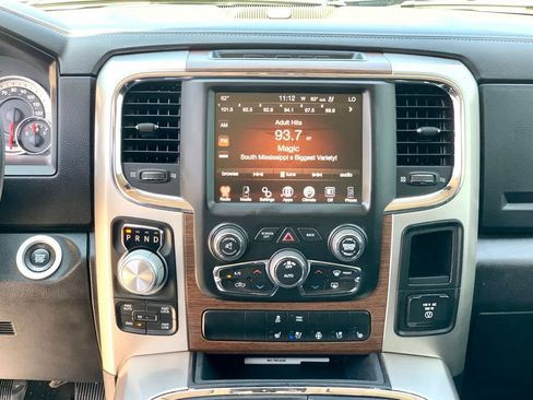 Used 2017 RAM 1500 Laramie w/ Convenience Group AWD/4WD image 19
