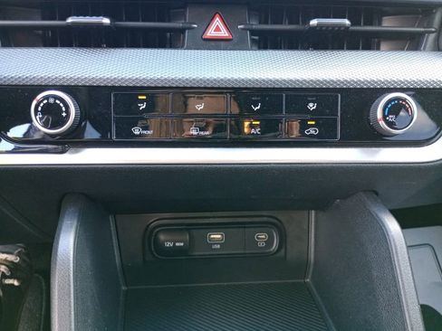 Used 2024 Kia Sportage LX image 25
