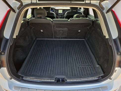 Used 2024 Volvo XC60 B5 Plus w/ Protection Package Premier AWD/4WD image 14