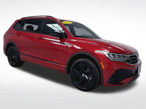 Used 2024 Volkswagen Tiguan SE R-Line image 2