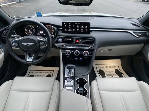 Used 2023 Genesis G70 2.0T image 7