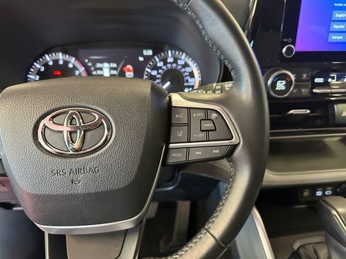 Used 2023 Toyota Highlander LE FWD image 21
