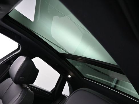 Certified 2023 Porsche Macan S AWD/4WD image 11