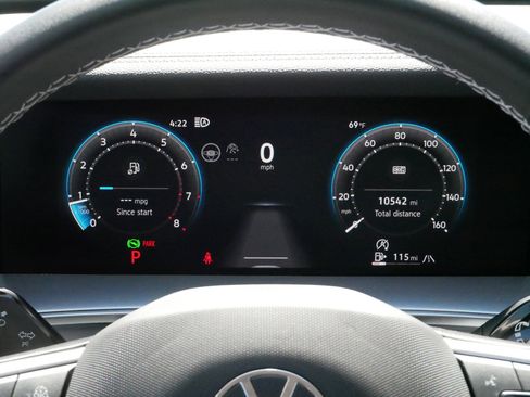 Certified 2025 Volkswagen Tiguan SE AWD/4WD image 21
