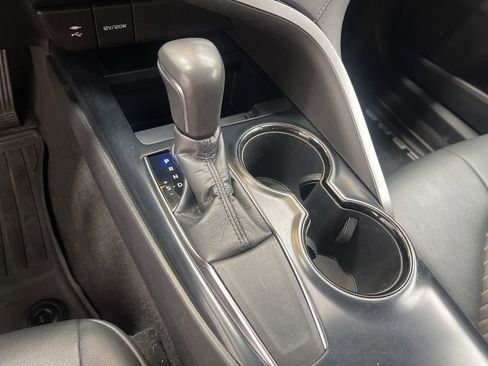 Used 2019 Toyota Camry SE FWD image 26