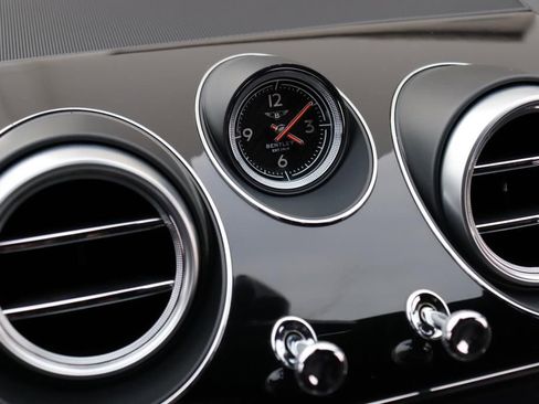 Used 2017 Bentley Bentayga image 54