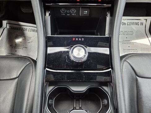 Used 2023 Jeep Grand Cherokee Overland RWD image 39