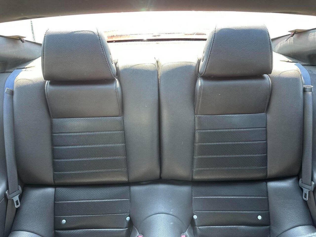 Used 2011 Ford Mustang GT Premium w/ 402A Rapid Spec Order Code RWD image 29