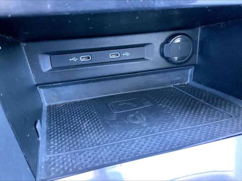 Used 2021 Volkswagen Tiguan SEL w/ 3-Row Tiguan MDO Package image 27