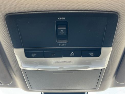 New 2025 Nissan Altima 2.5 SR w/ SR Premium Package image 31