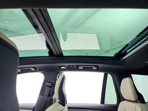 Certified 2026 Volvo XC90 B6 Plus w/ Protection Package Premier image 18
