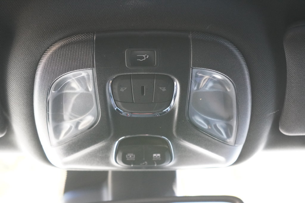 Used 2023 Jeep Compass Latitude w/ Sun and Sound Group AWD/4WD image 26