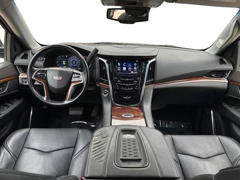 Used 2016 Cadillac Escalade ESV Luxury image 32