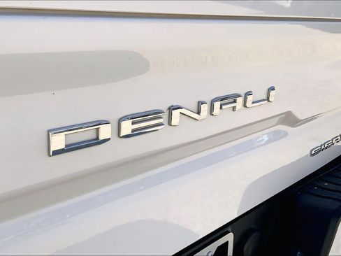 Used 2022 GMC Sierra 1500 Denali w/ Denali Carbonpro Edition AWD/4WD image 10