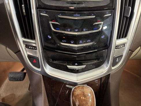 Used 2014 Cadillac SRX Luxury w/ Driver Awareness Package AWD/4WD image 17