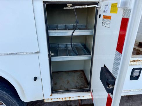 Used 2015 Ford F550 4x4 SuperCab Super Duty image 10