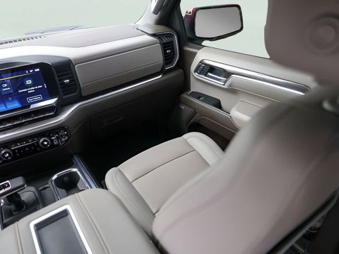 Used 2022 Chevrolet Silverado 1500 LTZ w/ LTZ Convenience Package II image 30