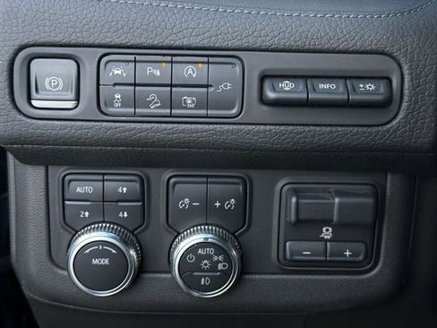 Used 2022 GMC Yukon Denali w/ Max Trailering Package image 25