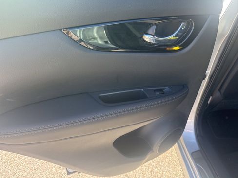 Used 2022 Nissan Rogue Sport SV image 14