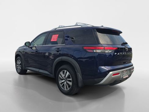 Certified 2022 Nissan Pathfinder SL AWD/4WD image 3