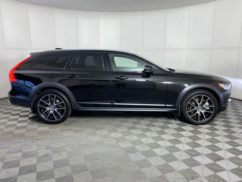 Used 2018 Volvo V90 T6 Cross Country w/ Convenience Package image 7