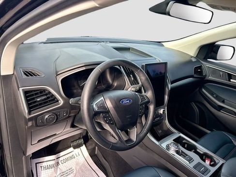Used 2022 Ford Edge SEL w/ Sport Appearance Package AWD/4WD image 11