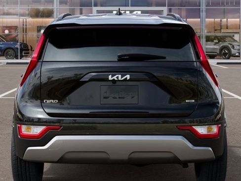 New 2025 Kia Niro EX Touring image 13