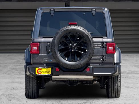 Used 2025 Jeep Wrangler Unlimited Sahara AWD/4WD image 5