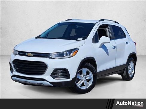 Used 2018 Chevrolet Trax LT w/ LT Convenience Package image 1