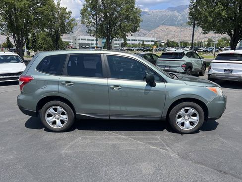 Used 2014 Subaru Forester 2.5i AWD/4WD image 6
