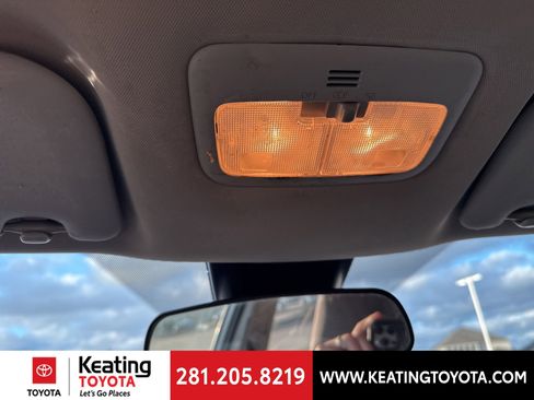 Used 2017 Toyota Corolla LE image 20