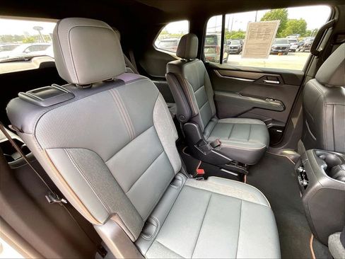 Used 2024 GMC Acadia AT4 AWD/4WD image 15