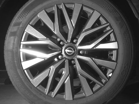 Used 2025 Nissan Altima 2.5 SV FWD image 15