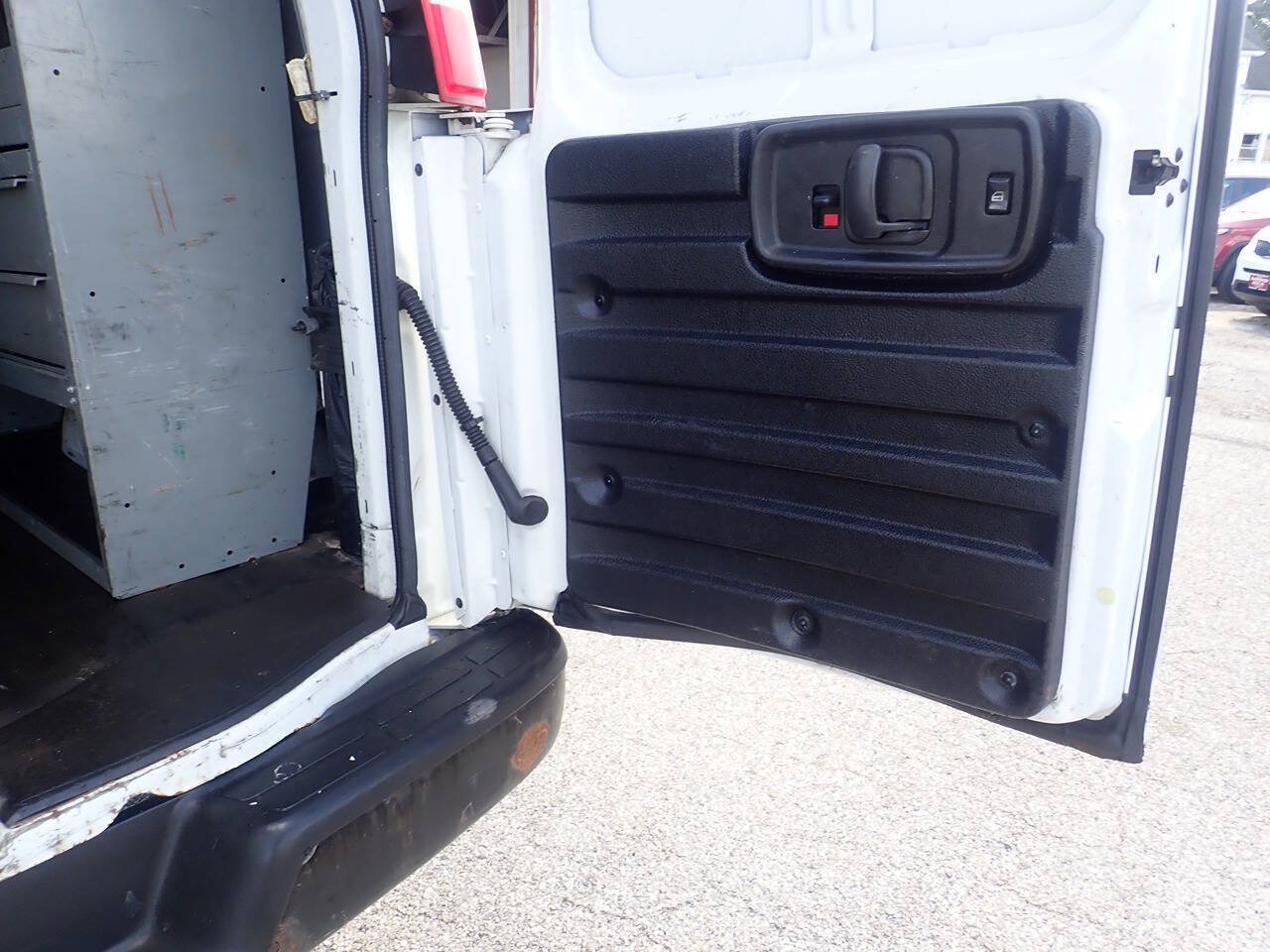 Used 2014 Chevrolet Express 2500 RWD image 14