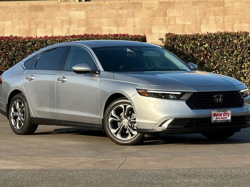 Used 2023 Honda Accord EX image 2