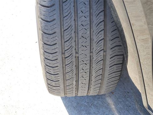 Used 2023 Buick Envision Essence w/ Sport Touring Package image 11