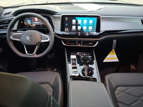 New 2026 Volkswagen Atlas Cross Sport SE image 6