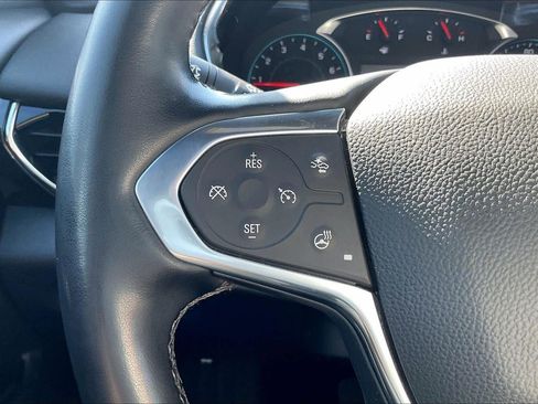 Used 2023 Chevrolet Traverse RS image 19