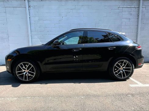 Certified 2026 Porsche Macan AWD/4WD image 2