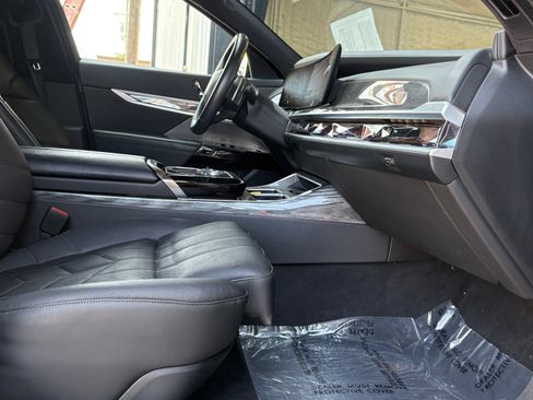 Used 2023 BMW 760i xDrive AWD/4WD image 36