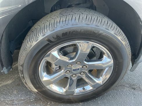 Used 2022 Ford F150 Lariat image 12