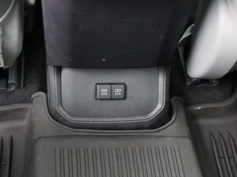 Used 2021 Toyota Highlander XLE image 44