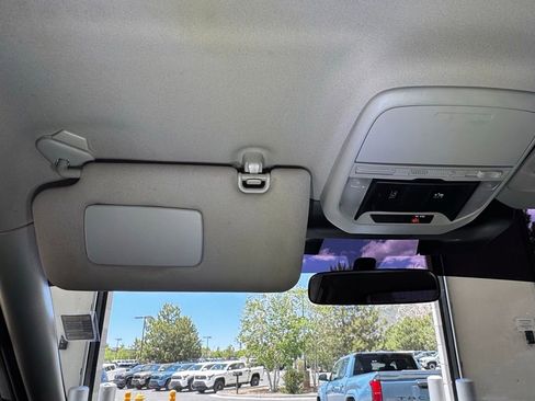 Used 2023 Subaru Forester AWD/4WD image 33