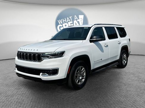 Used 2024 Jeep Wagoneer 4WD w/ Convenience Group I image 8