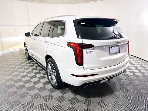 Used 2021 Cadillac XT6 Premium Luxury FWD image 5
