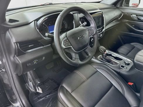 Used 2023 Chevrolet Traverse RS AWD/4WD image 19