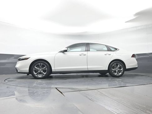 Used 2023 Honda Accord EX image 26
